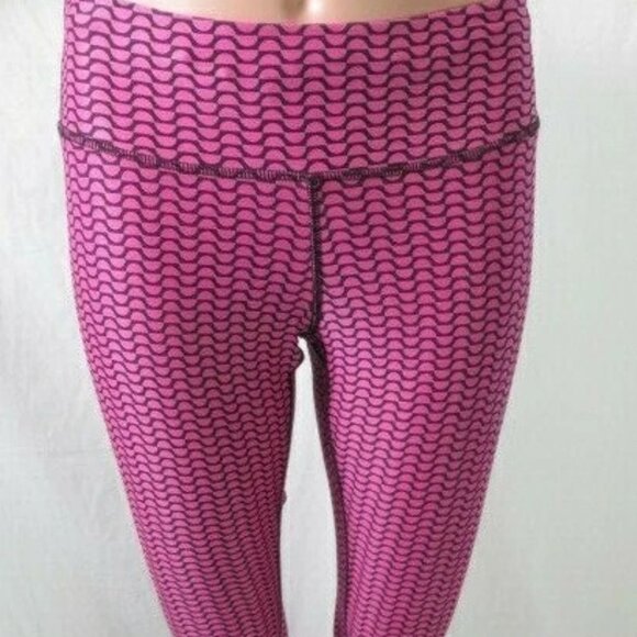 Nike Capri Leggings Pants Dri Fit Womens Medium Athletic Workout Yoga Pink - Picture 2 of 9